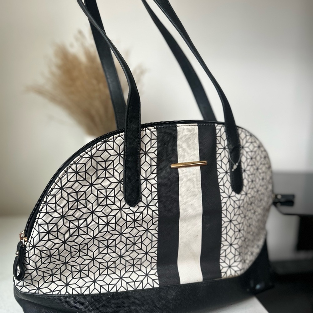 women shoulder purse Stylish Black & White Geometric Tote Bag